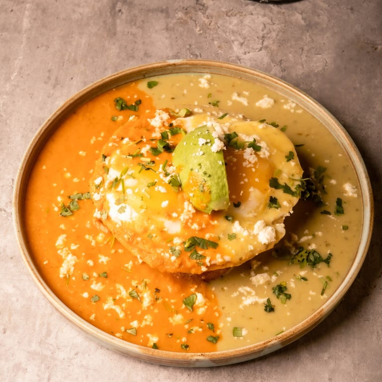 Huevos Divorciados Delight